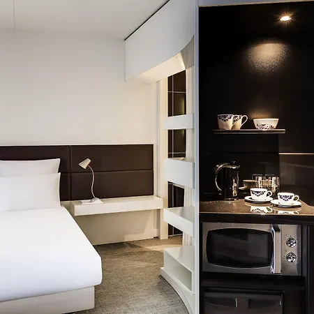 Novotel Paris Les Moulineaux 4*