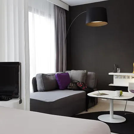 Hotel Novotel Paris Les Moulineaux 4*