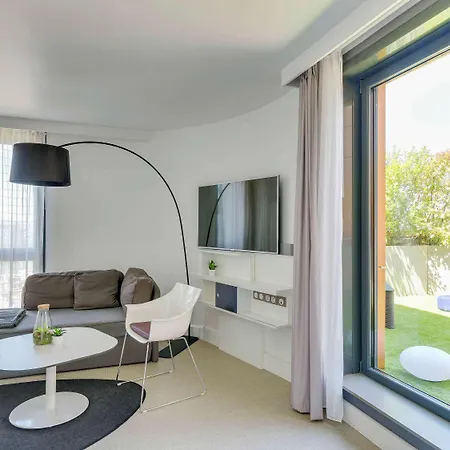 Hotel Novotel Paris Les Moulineaux 4*