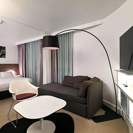 Hotel Novotel Paris Les Moulineaux 4*
