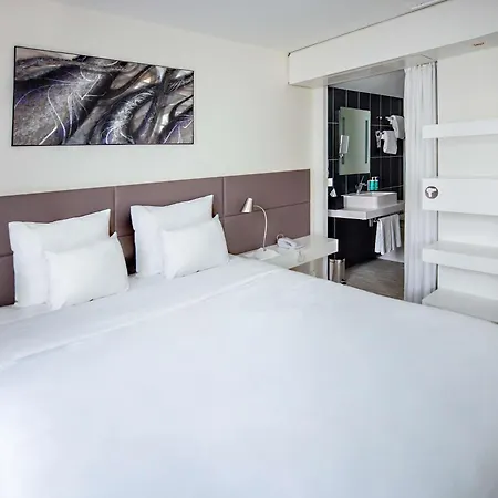 酒店 伊斯莱斯利诺巴黎诺富特套房酒店 4*