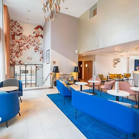 Novotel Paris Les Moulineaux Hotel 4*