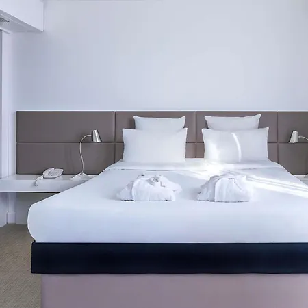Novotel Paris Les Moulineaux 4*