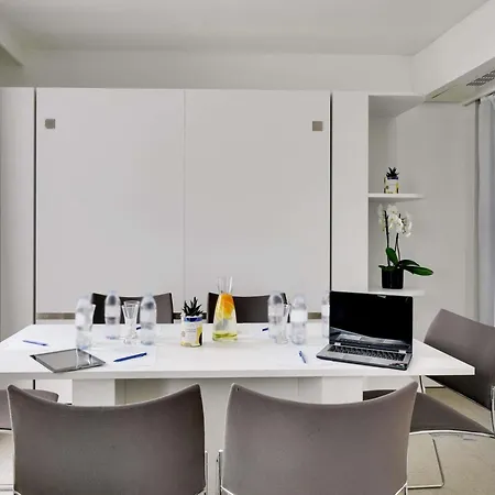 Hotel Novotel Paris Les Moulineaux 4*
