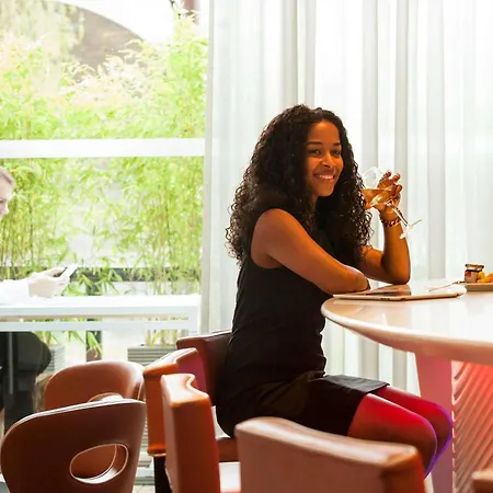 Hotel Novotel Paris Les Moulineaux