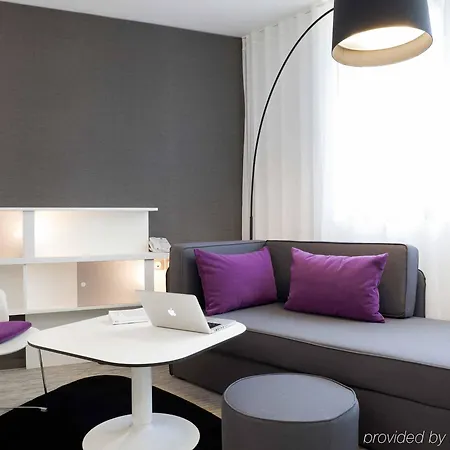 Hotel Novotel Paris Les Moulineaux 4*