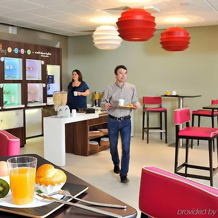 Hotel Novotel Paris Les Moulineaux 4*