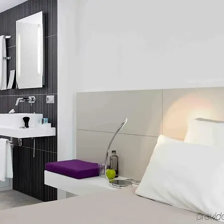 Hotel Novotel Paris Les Moulineaux 4*